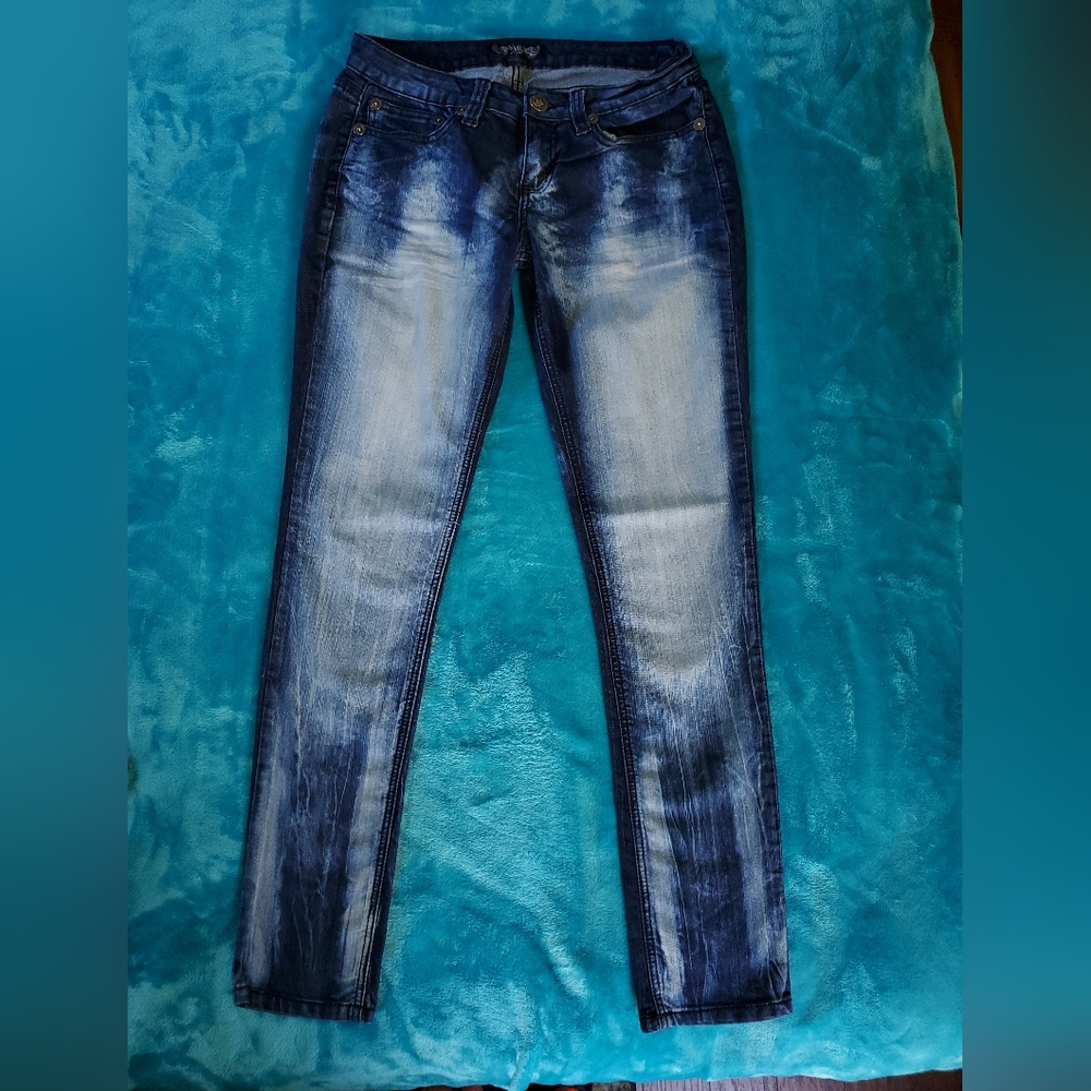 NWOT WOMEN'S YMI JEANS SIZE 9